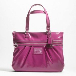 🔥HOST PICK 🔥🌸COACH DAISY LIQUID GLOSS TOTE 🌸BRAND NEW WITH TAG🌸